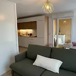 Modern - Terrace - Pool アパート *