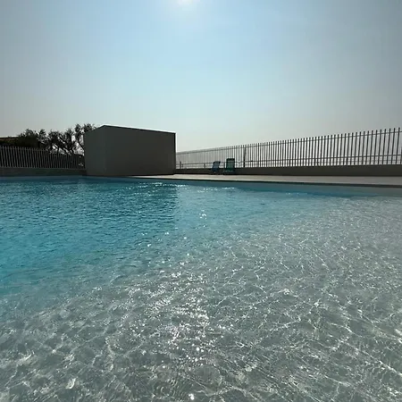 アパート Modern - Terrace - Pool ヴィルヌーヴ・ルベ